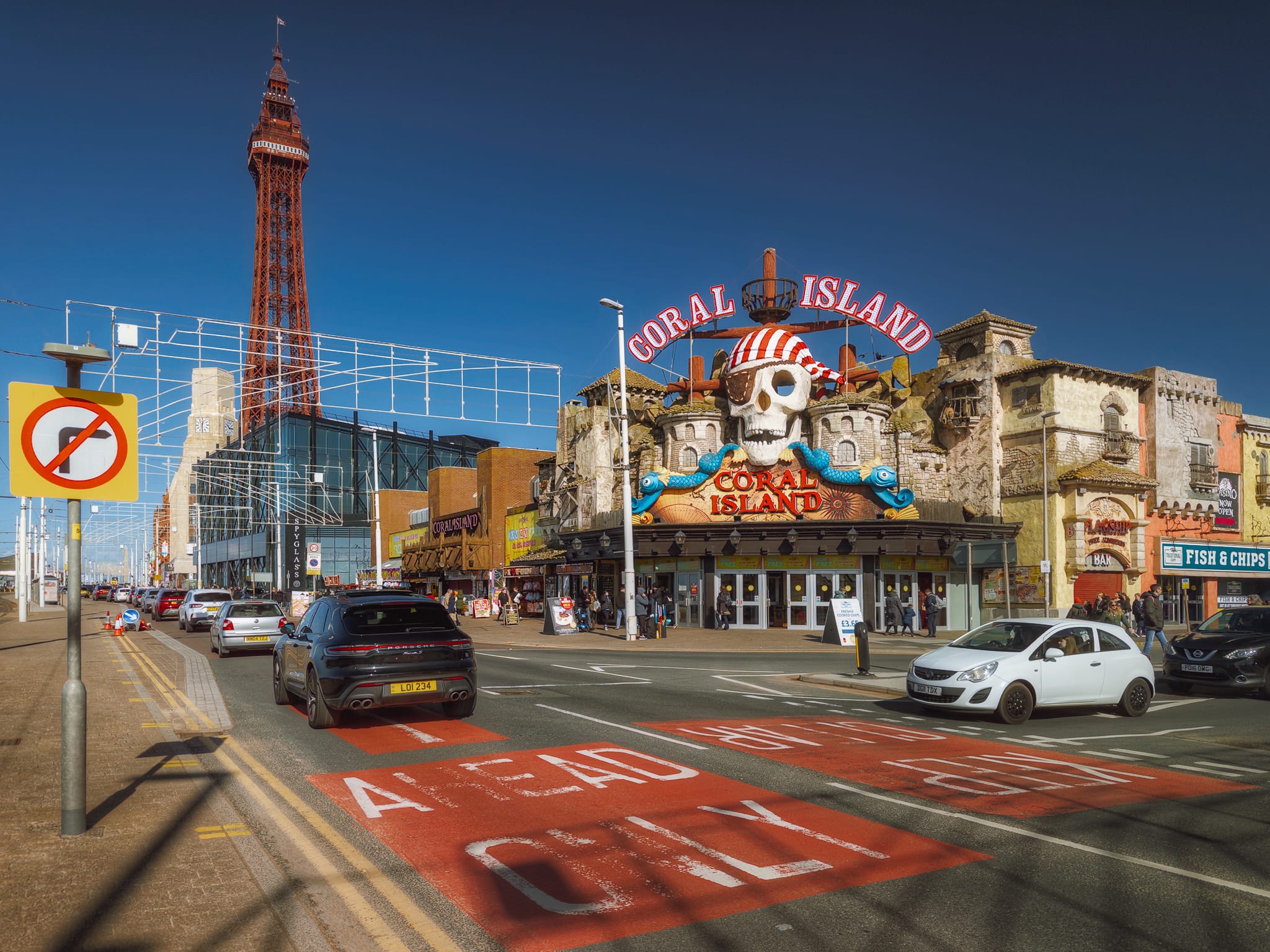 The magnificent facade of Coral Island will always make you smile. It was opened in 1978, built on the site of what was once Blackpool Central railway station. It’s Blackpool’s largest free-admission indoor attraction.