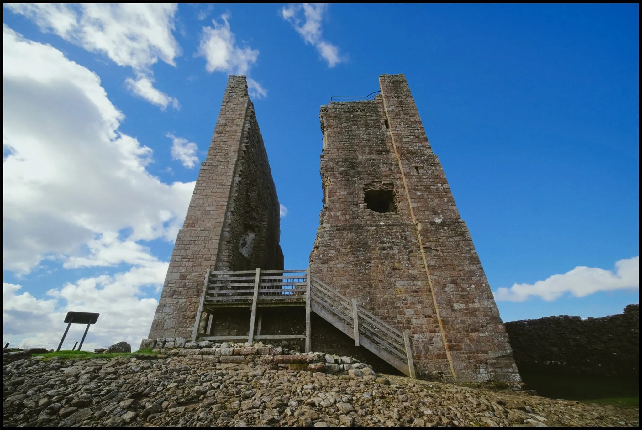  At the other end of the site, we approached the imposing Keep. It was last modified by Lady Anne Clifford in the 17th-century, and she lived in it for a period during 1665. 