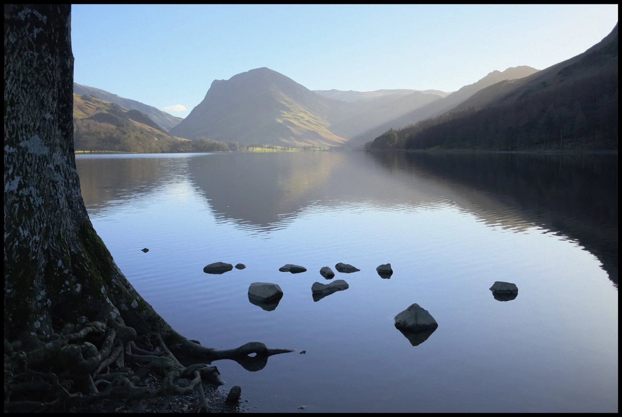  First thing&rsquo;s first, we needed to get down to the shores of Buttermere. But when we did, goodness me… I mean, look at it! 