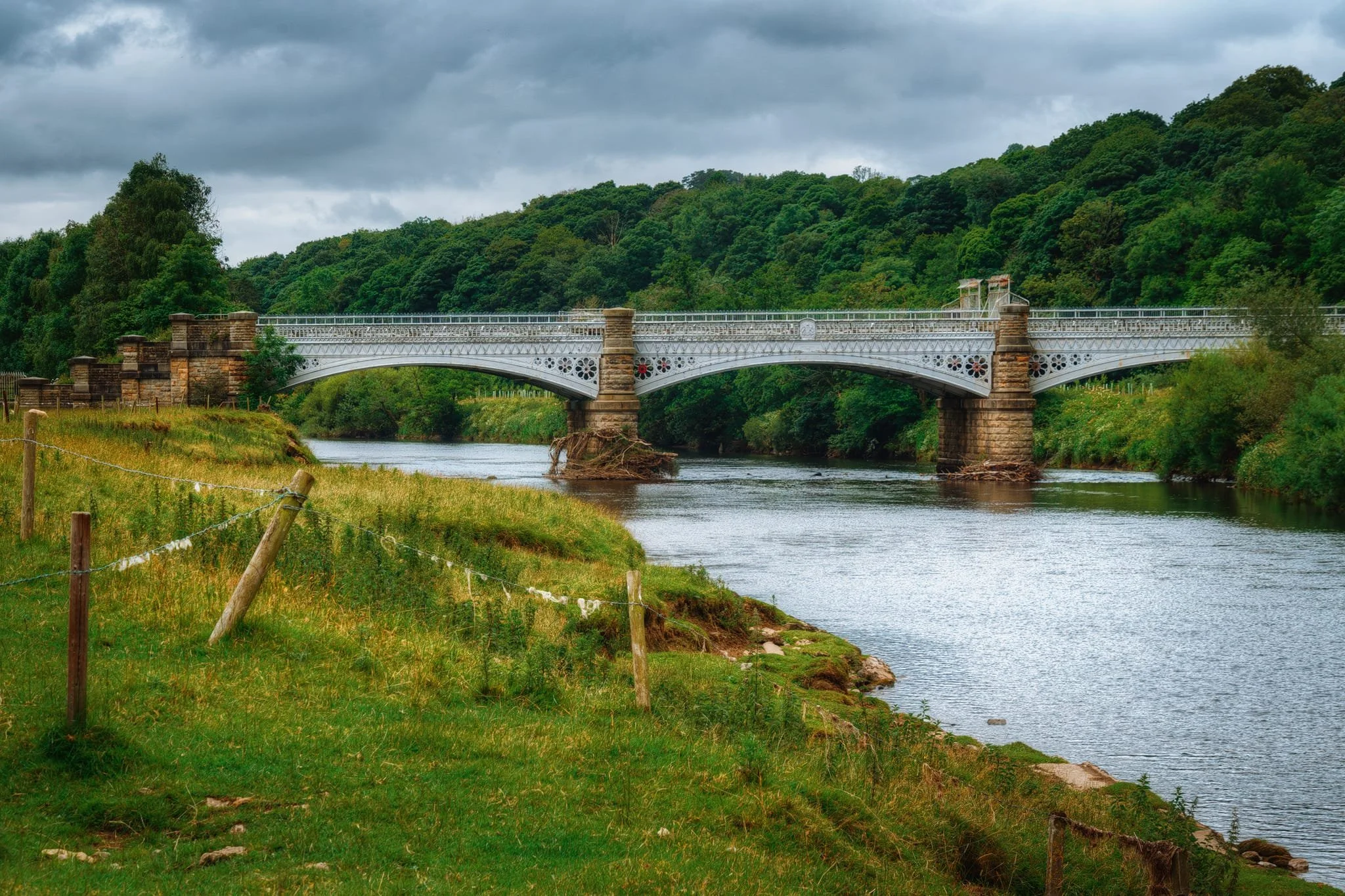 Looking back at the Waterworks Bridge, originally built in 1906 to carry the Thirlmere Aqueduct over the Lune. The Thirlmere Aqueduct conveys water from Thirlmere, in the Lake District, all the way down to Manchester. At the left of the bridge you can see a series of pillars. There are various stone blocks dotted about those pillars which have inscribed on them flood markings of various historical flood levels. There was also one for Storm Desmond, which occurred in December 2015, that I have intimate experience of. See the image below, my attempt of a reconstruction of where the flood level came up to as indicated by the stone.
