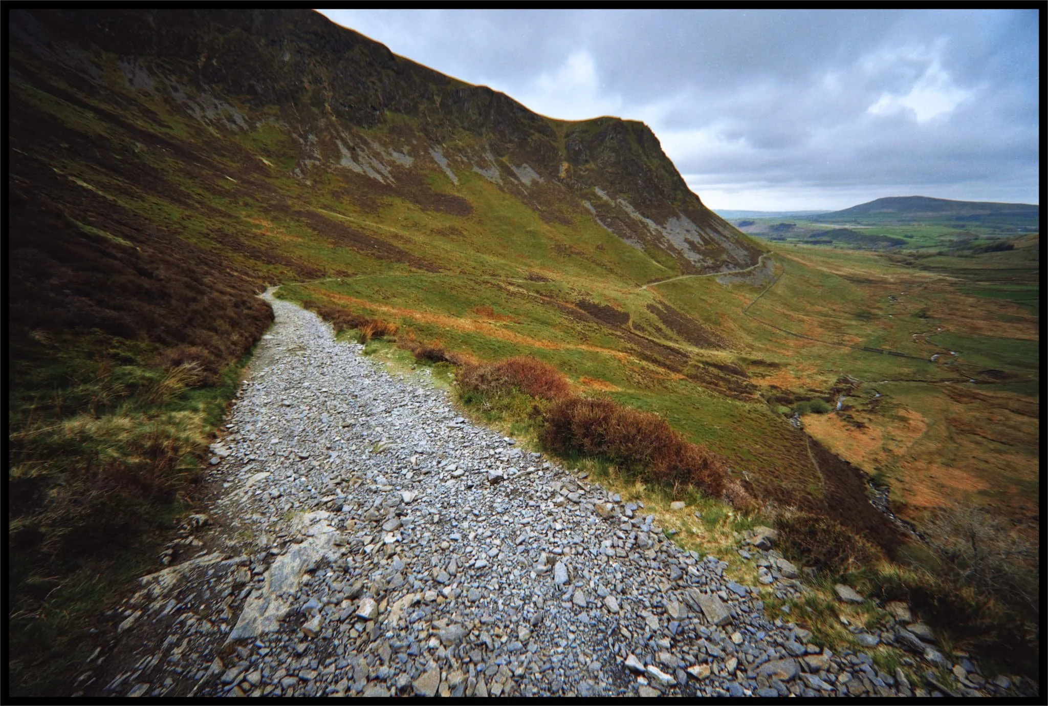  On the way back down, after a spot of lunch and rest, I kept the 9mm lens on to snap some expansive views of the valley from the top. 