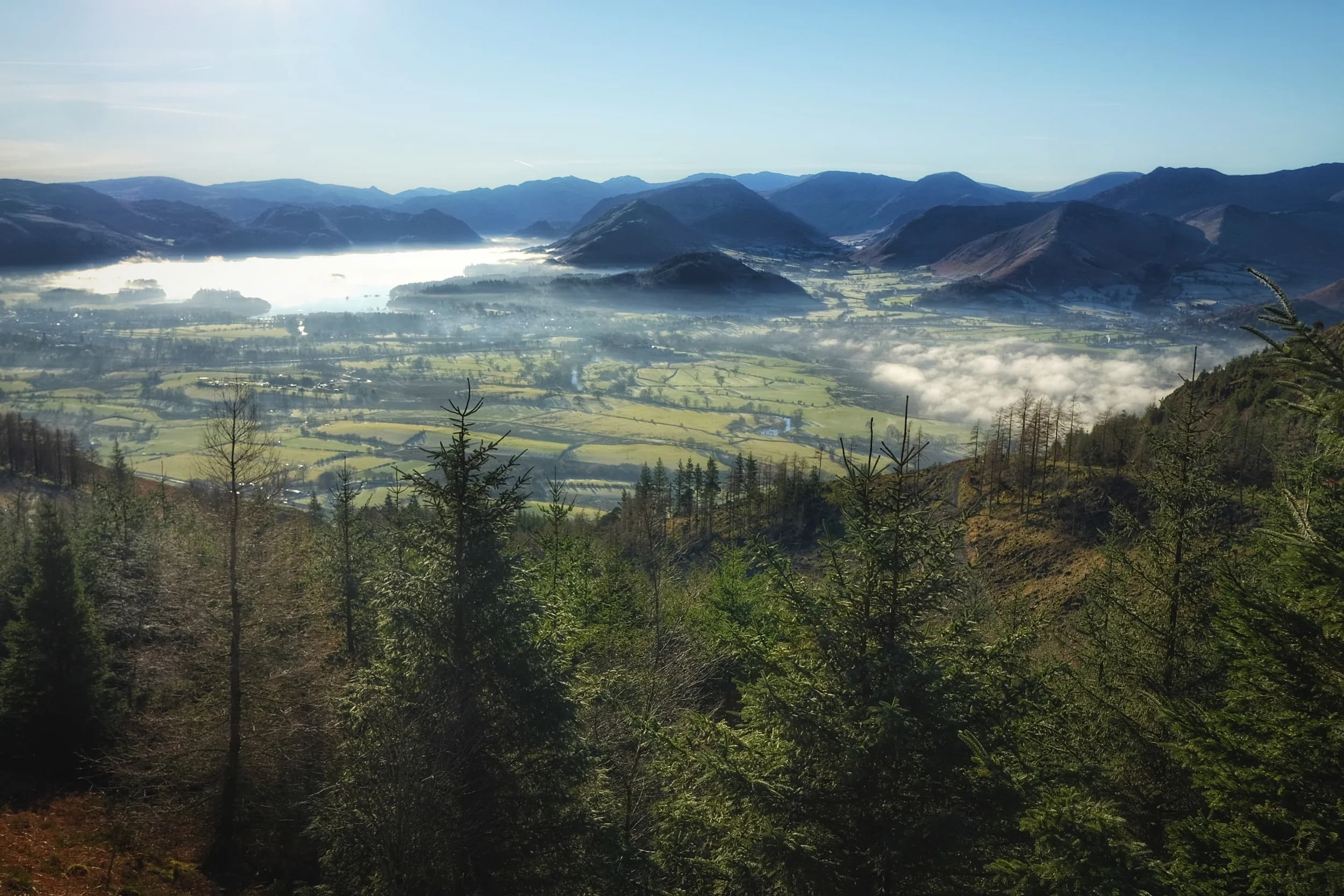  It&rsquo;s hard to keep up the hiking momentum when panoramic views like this constantly vie for your attention. 
