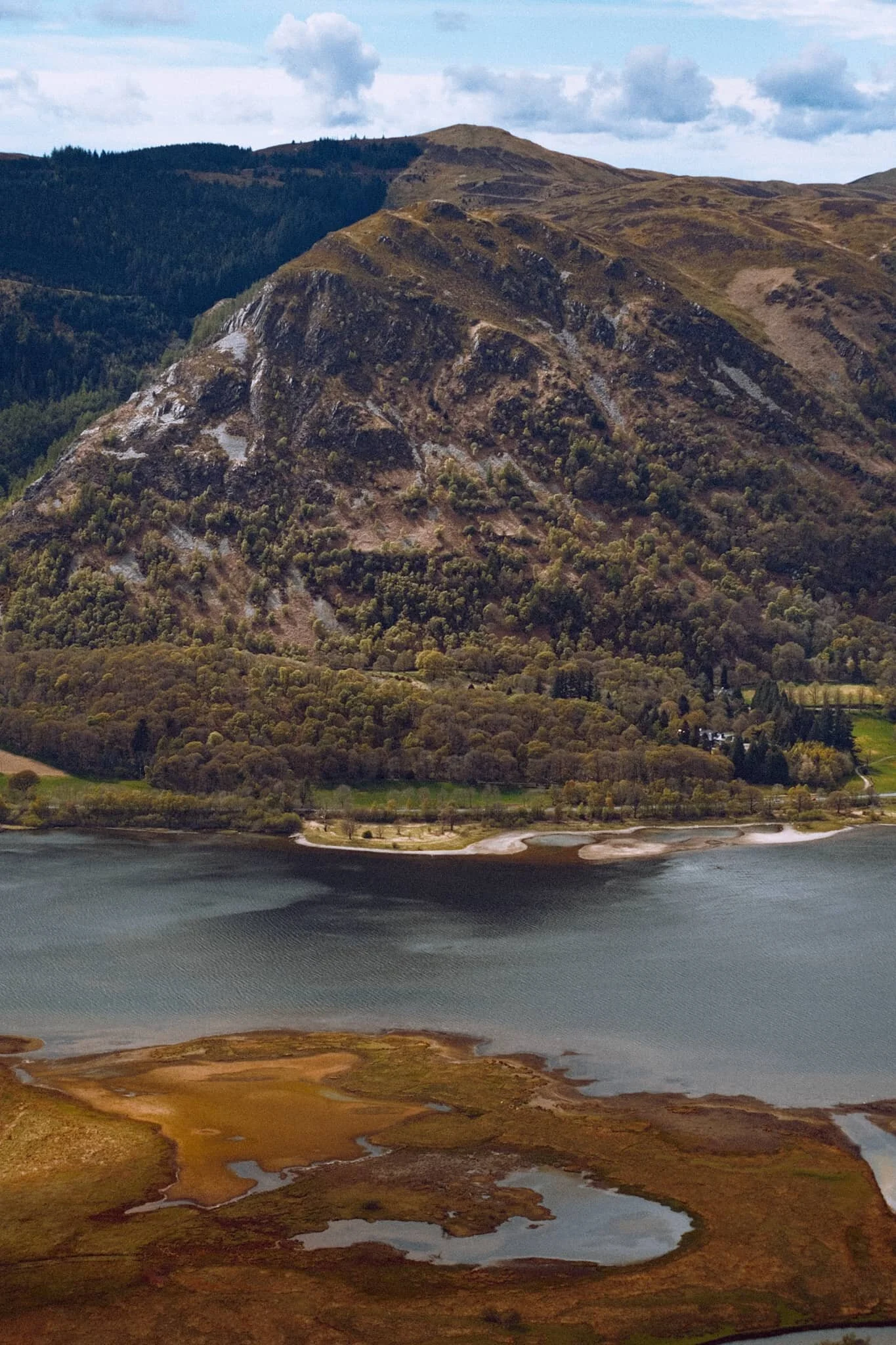 Lord’s Seat (552 m/1,811 ft) from across Bassenthwaite Lake.