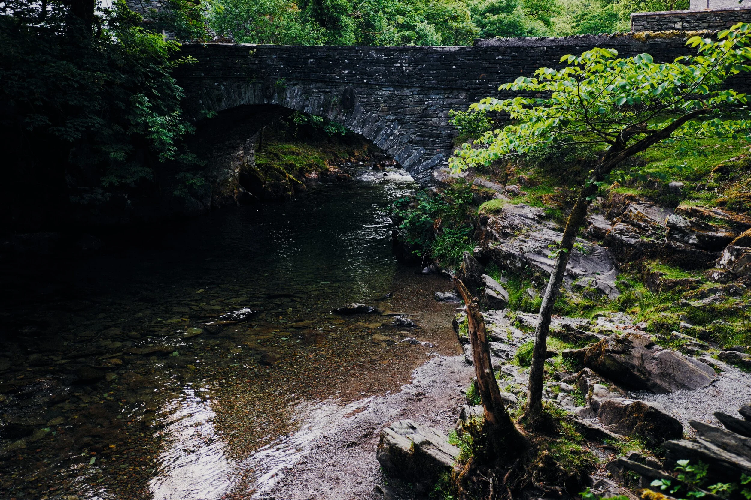  The bridge over Great Langdale Beck at Elterwater Village. 