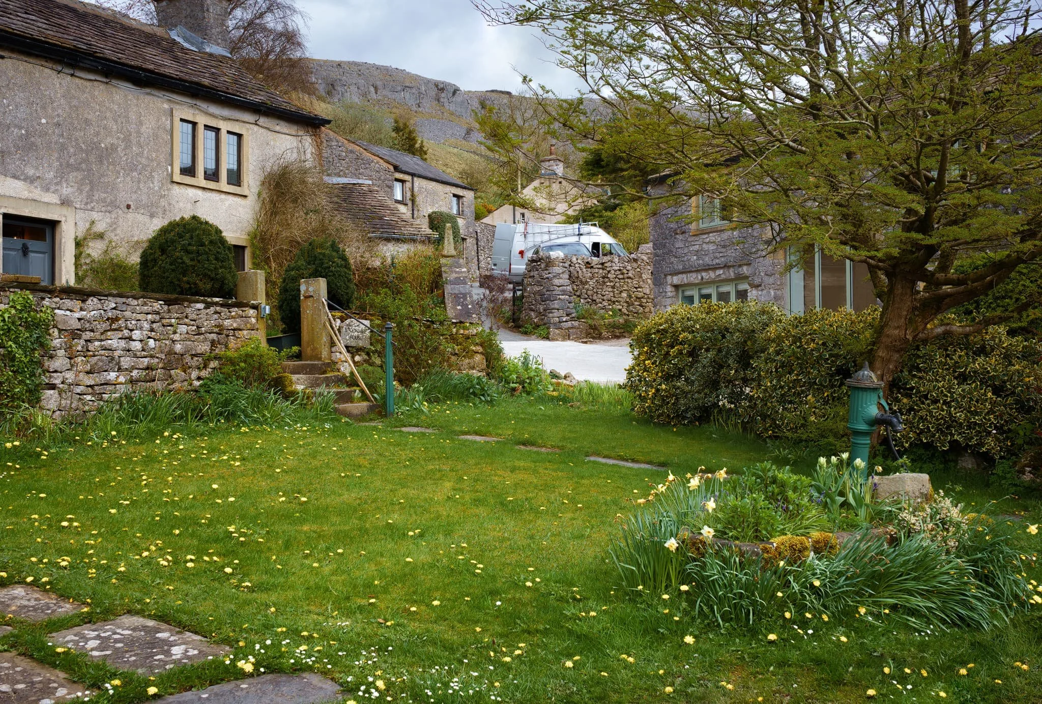 This quaint scene, complete with old water pump, was something I couldn’t resist making a composition of.