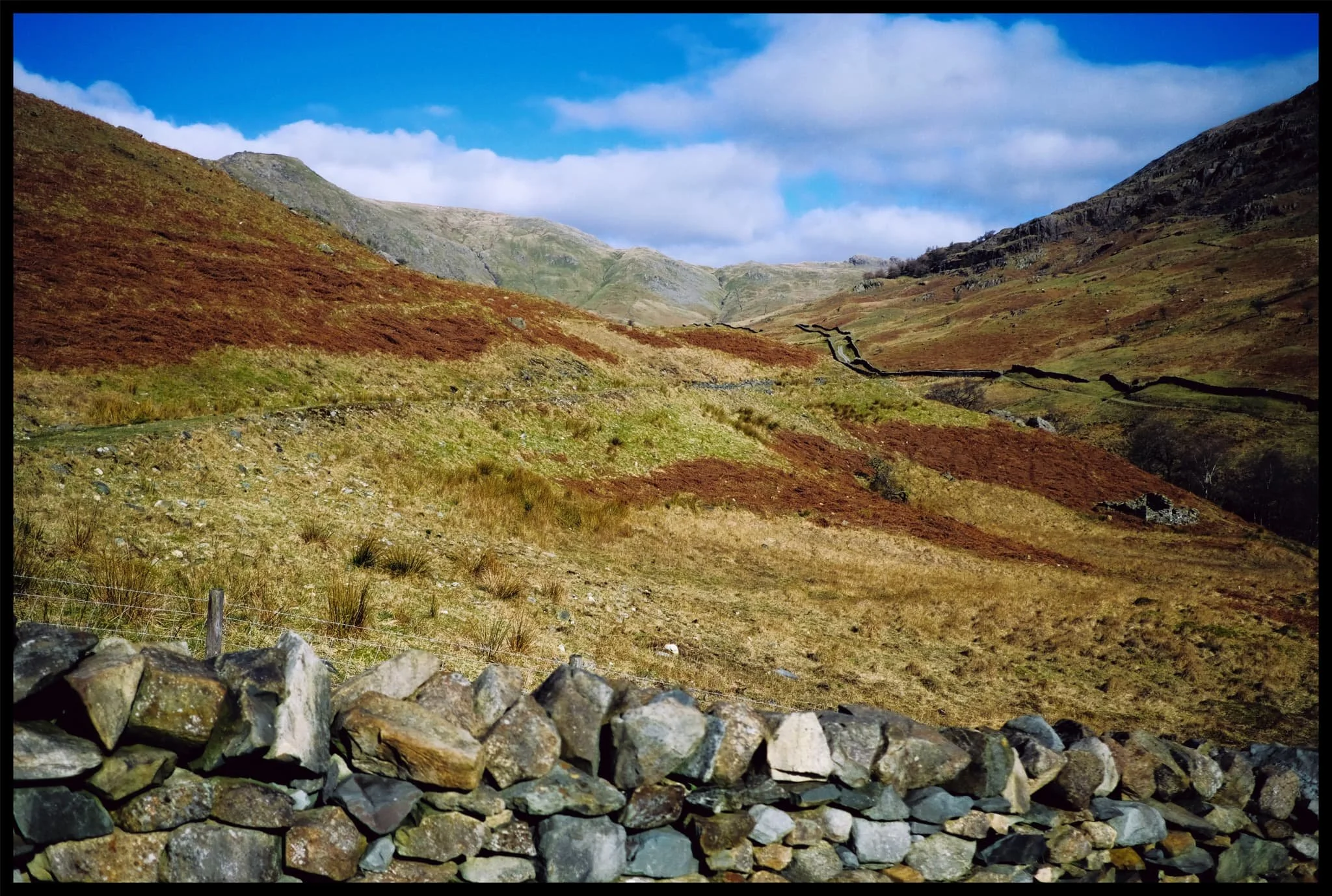  The full extent of Scandale opened up before us. On the eastern side of the valley, a minor footpath continues up the valley to link with Scandale Pass, which takes you onto Kirkstone Pass should you so wish. 