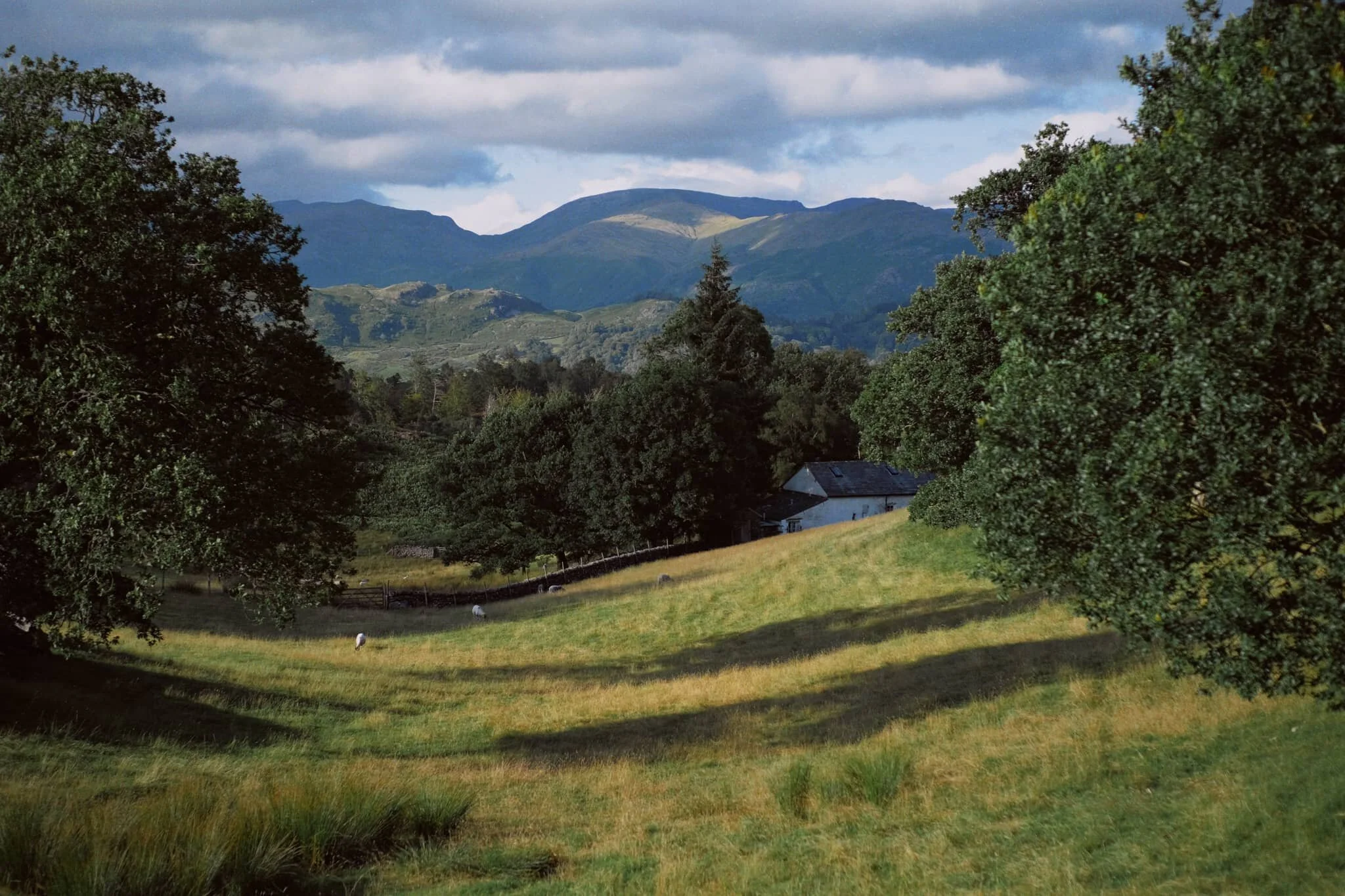  The view looking towards the northeast, taking in Seat Sandal (736 m/2,415 ft) and Dollywaggon Pike (858 m/2,815 ft). 