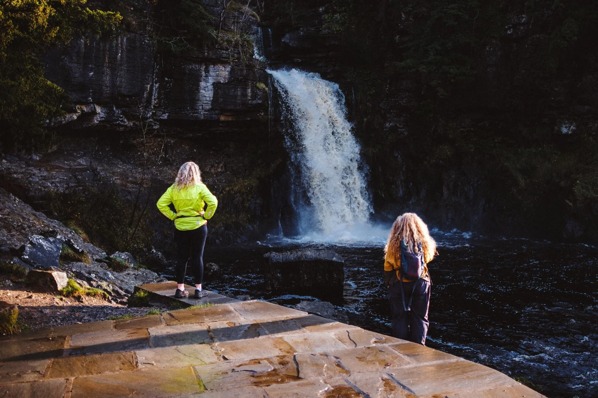 Lisabet quickly makes friends with a local runner. She&rsquo;s like that, very personable. 