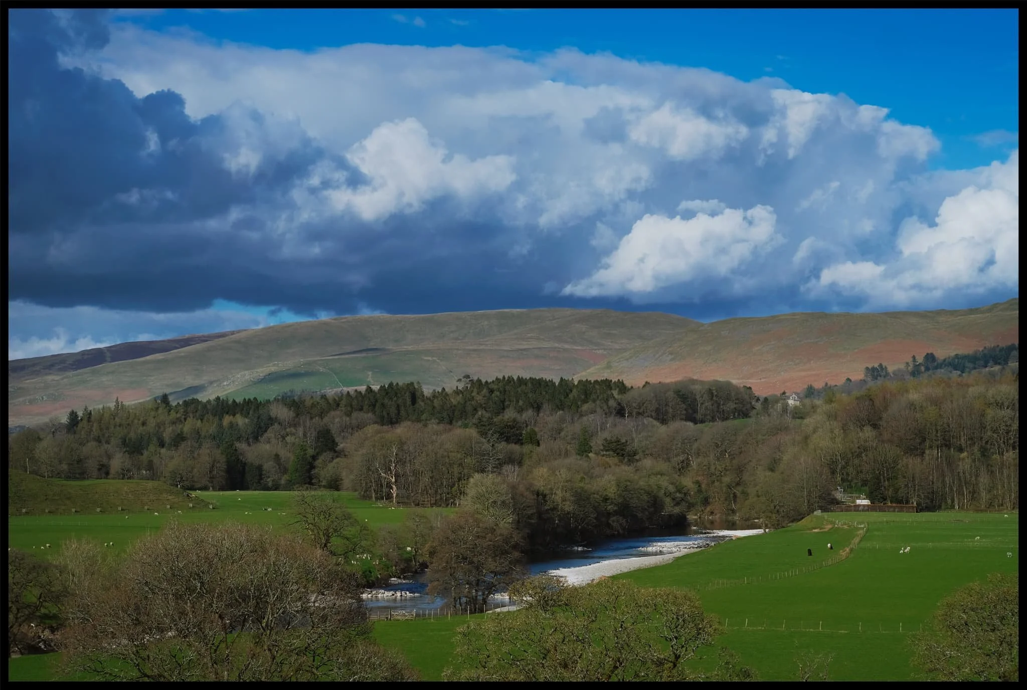  Zooming in on the Barbondale fells and the heavy clouds looming above. 