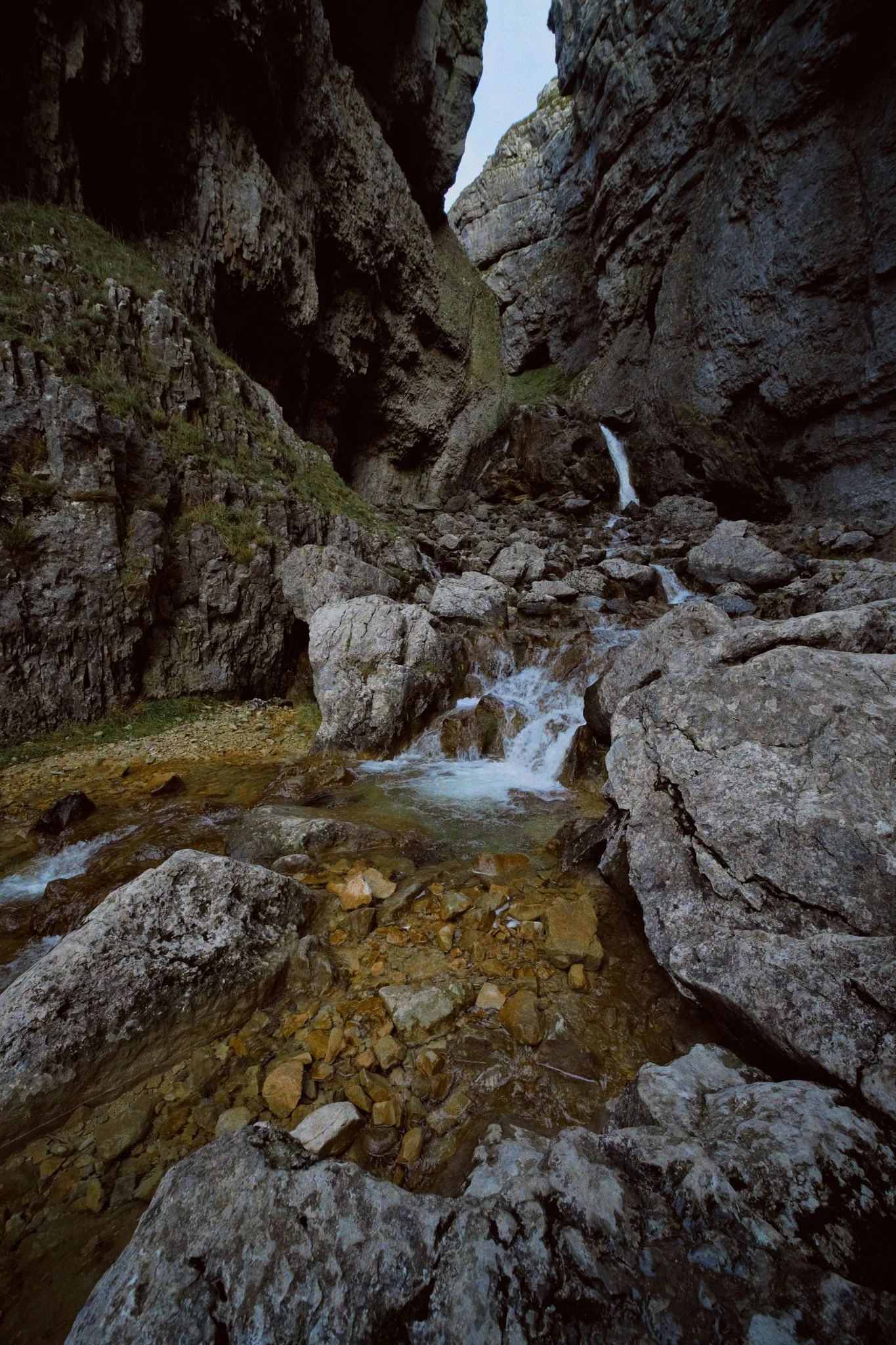  Depending on how much water there is in Gordale Beck decides the number of waterfalls that tumble out of the scar. 