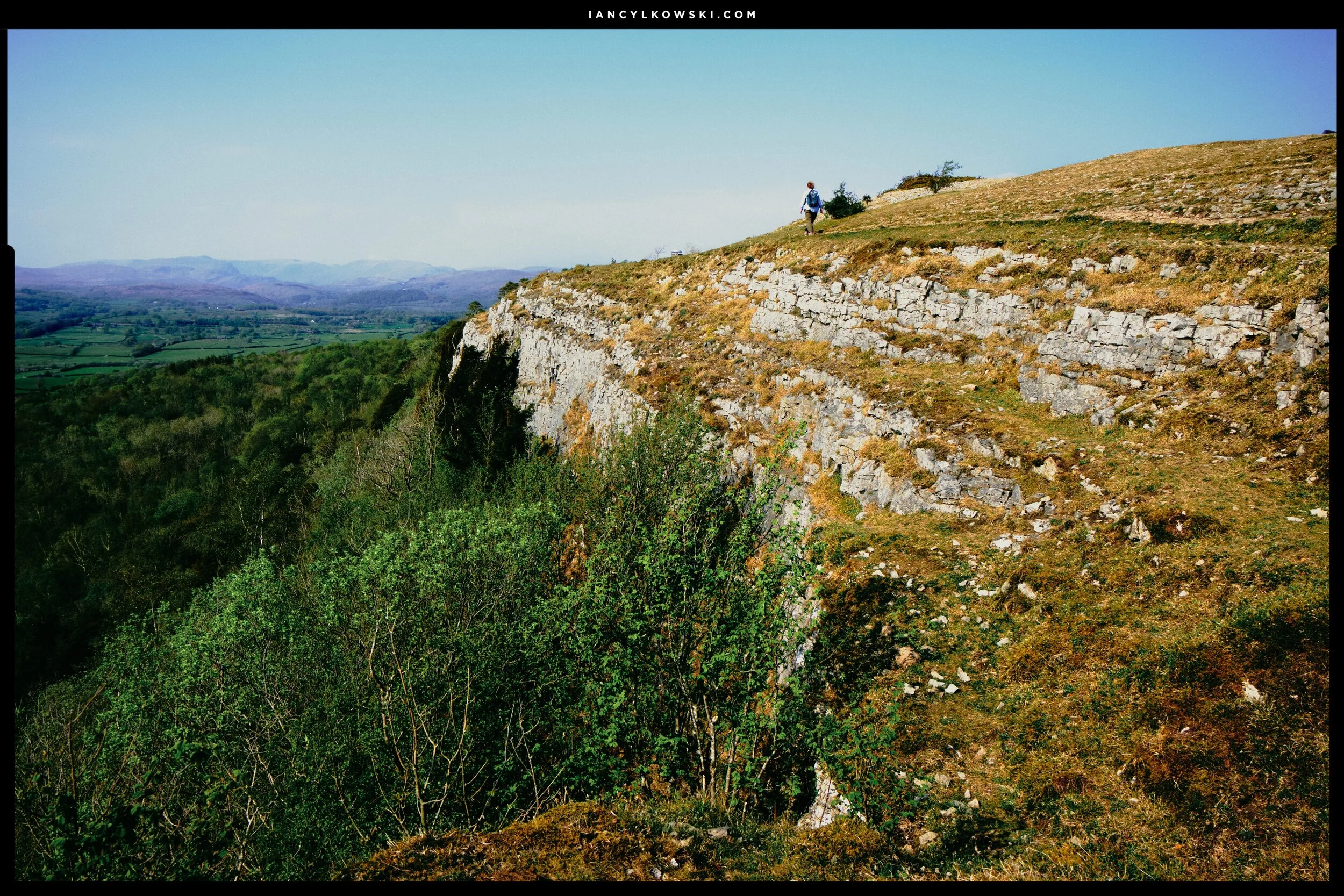 The limestone ridges on the cliff face of Scout Scar.