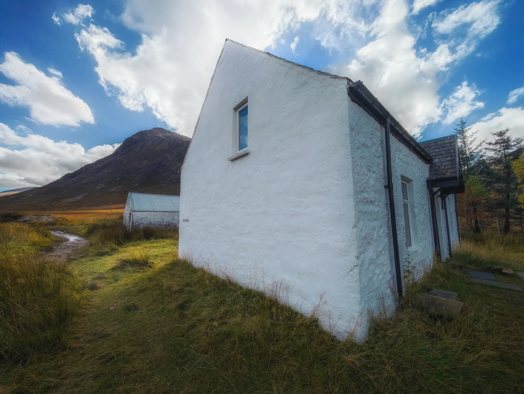 These days the cottage is a bunkhouse for use by members of mountaineering clubs, hillwalking clubs, and individual members of the SMC and the BMC.