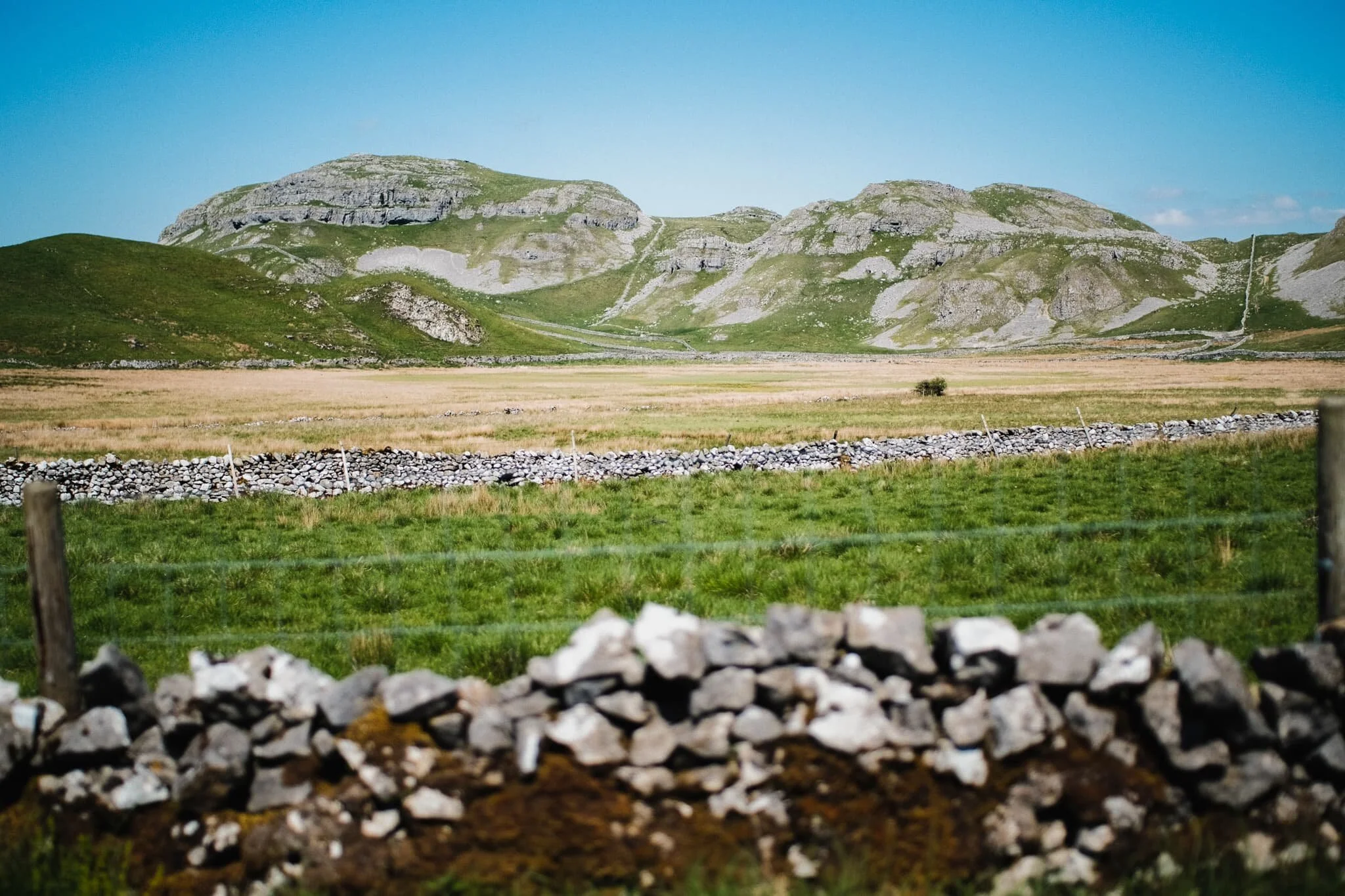  This collection of crags and scree is known as Warrendale Knotts, which tops out at 440 m/1,443 ft. 