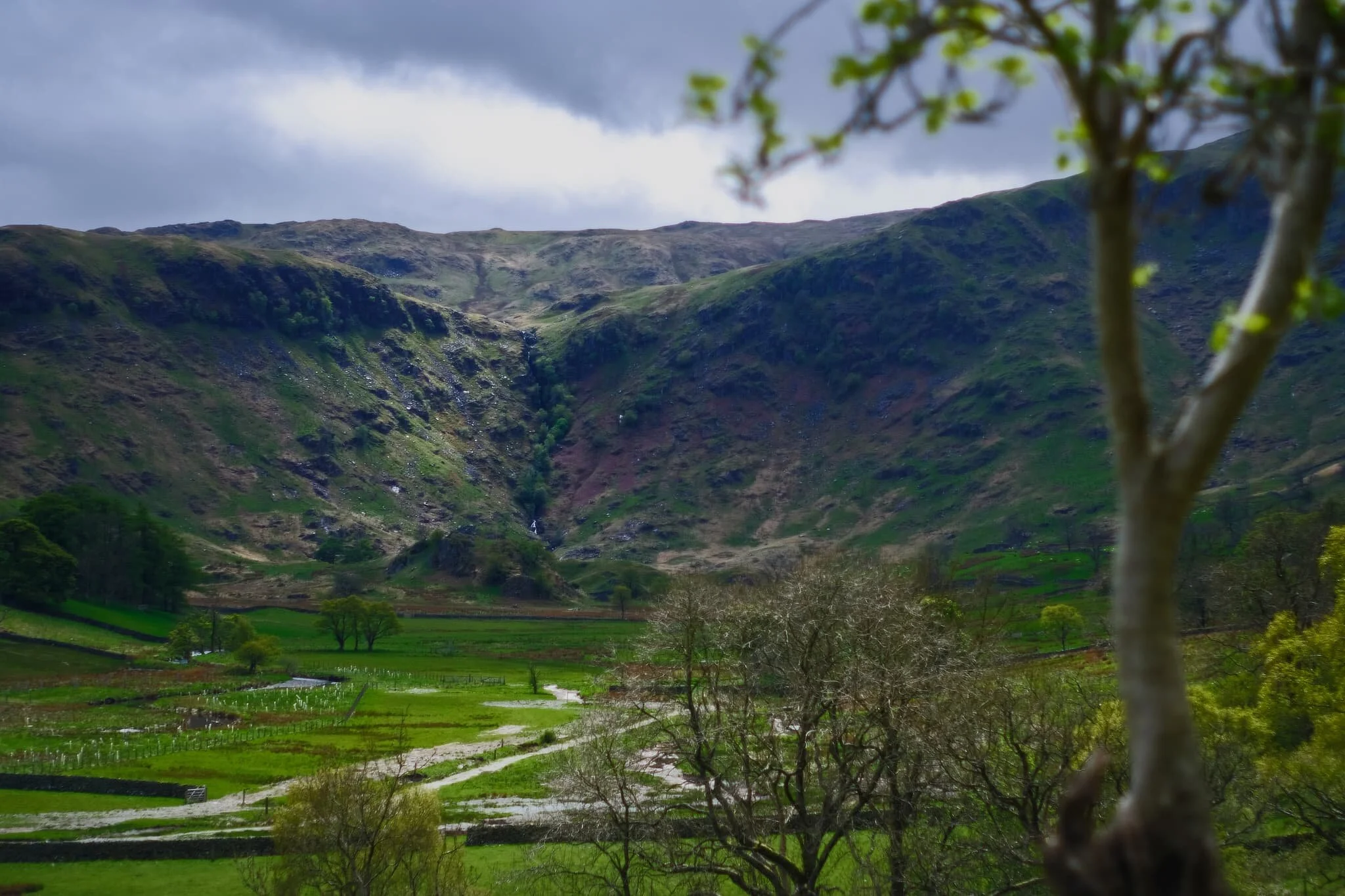 As more light breaks through the clouds it highlights the contours of the valley floor as well as Hobgrumble Gill.