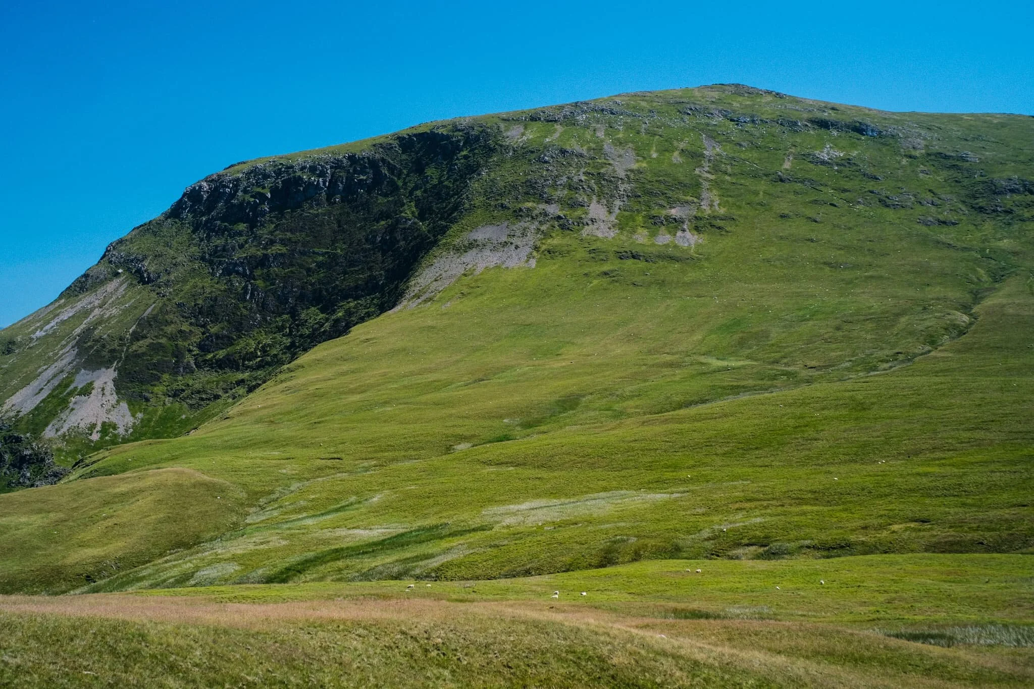 After the rather precipitous climb down Robinson’s northeastern flank to Buttermere Moss, I look back to shoot this profile of Robinson. More as a reminder of what we’d achieved. What a wonderful day.