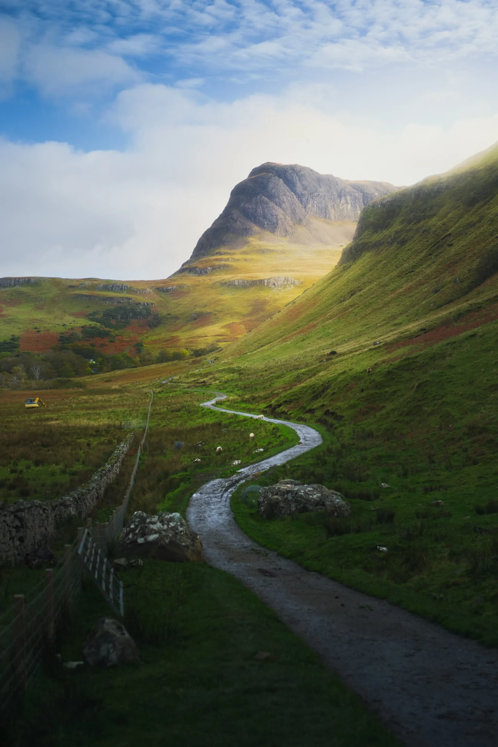  This is the path one takes to reach Talisker Bay from further inland. The remarkable knuckly hill is  Preshal More  (324 m/1,062 ft). 