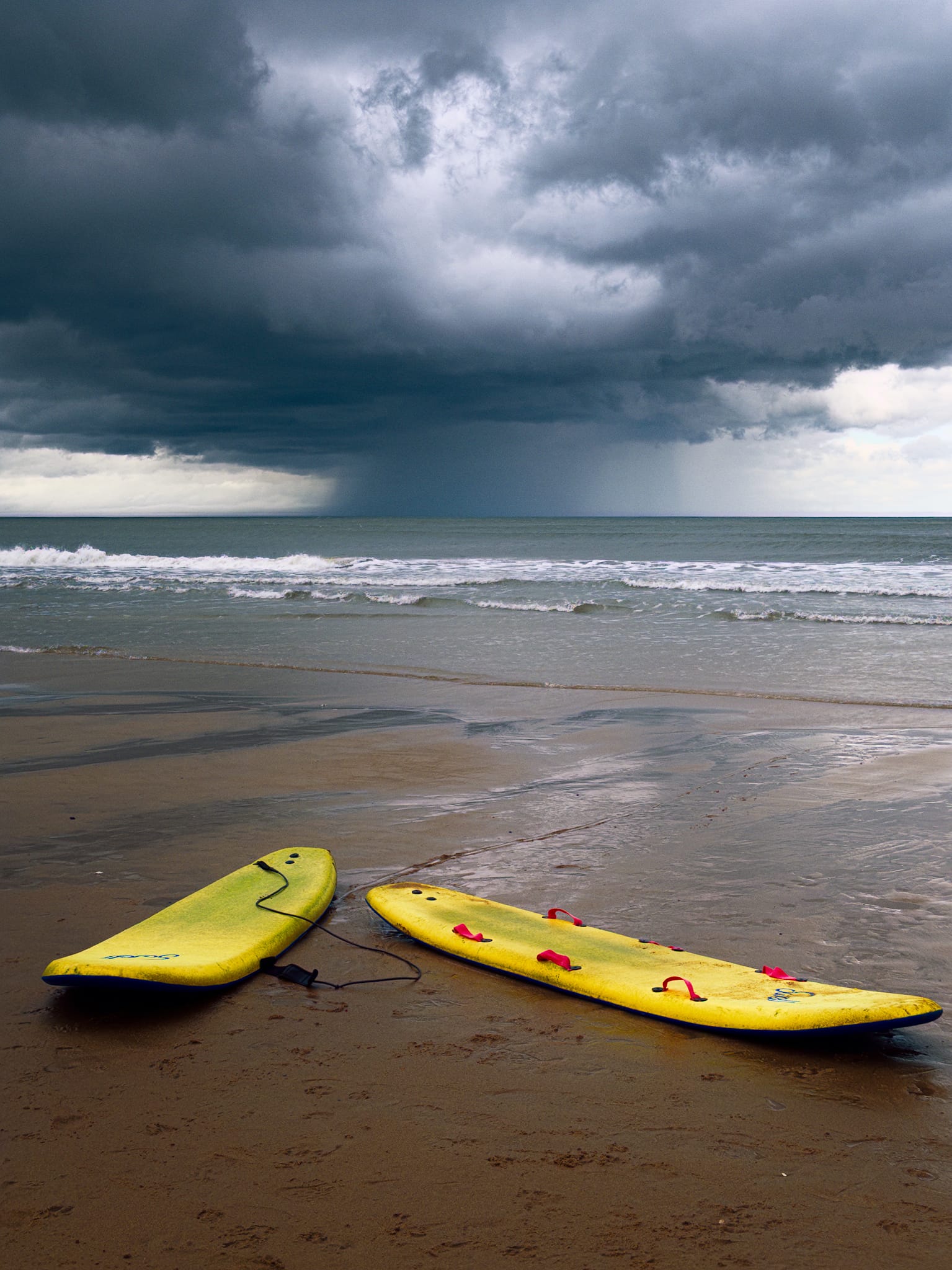 Despite conditions, there were still plenty of people about, swimming and surfing in the North Sea. That’s northeastern folk for ya.