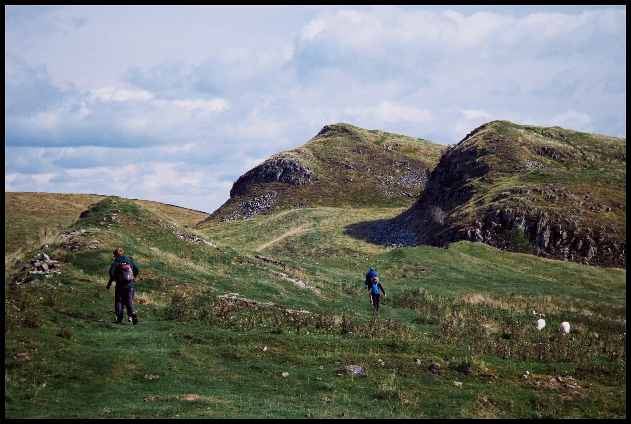  Our destination: two protruding crags where—according to the OS map—one could find the remnants of Turret 44B and Turret 44A. 