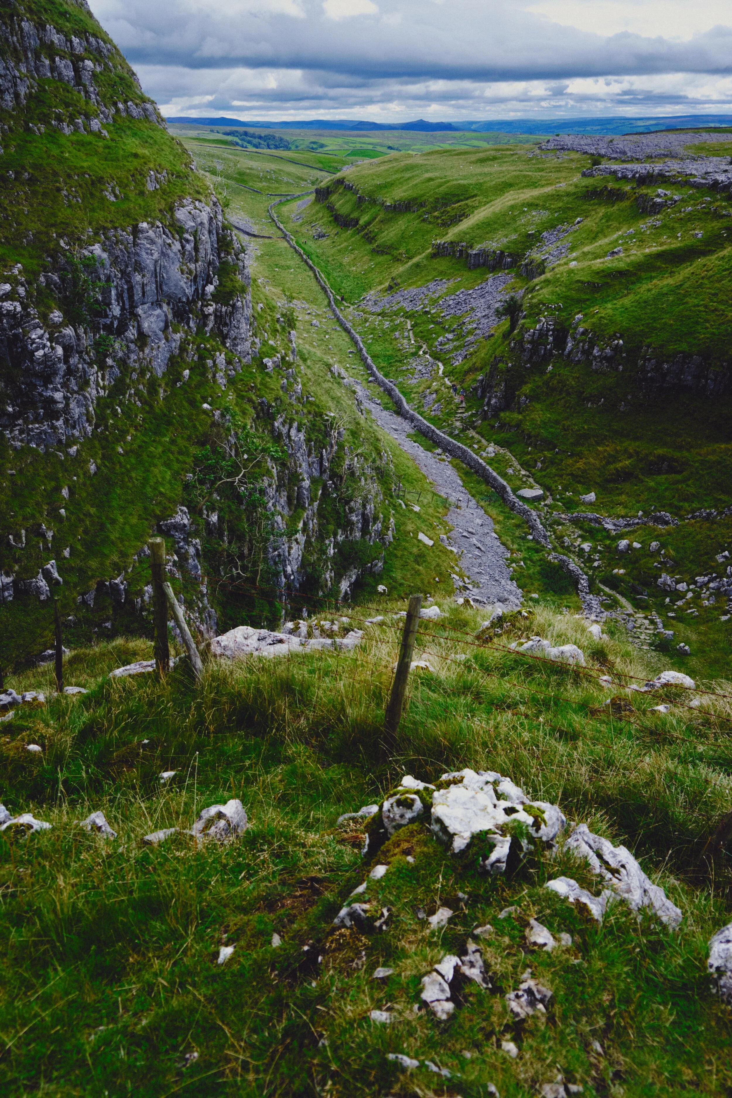  The river would&rsquo;ve crashed down here as a waterfall before turning southeast and cutting out a valley on its way towards Malham Cove. 