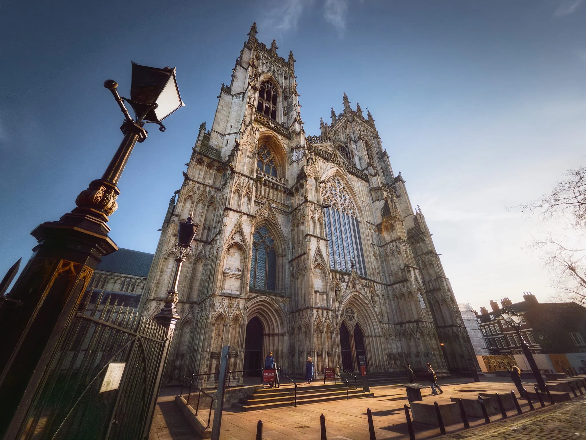 The imposing and awe-inspiring site of York Minster. Isn’t it ridiculous? Its origins date to a wooden church built in 627 AD for King Edwin’s baptism, evolving through successive Saxon, Viking, and Norman rebuilds before Archbishop Walter de Gray initiated the present Gothic cathedral in 1220 CE. It took 250 years to build. It has survived the 1407 tower collapse, Reformation iconoclasm, Civil War siege, and devastating fires in 1829, 1840, and 1984.