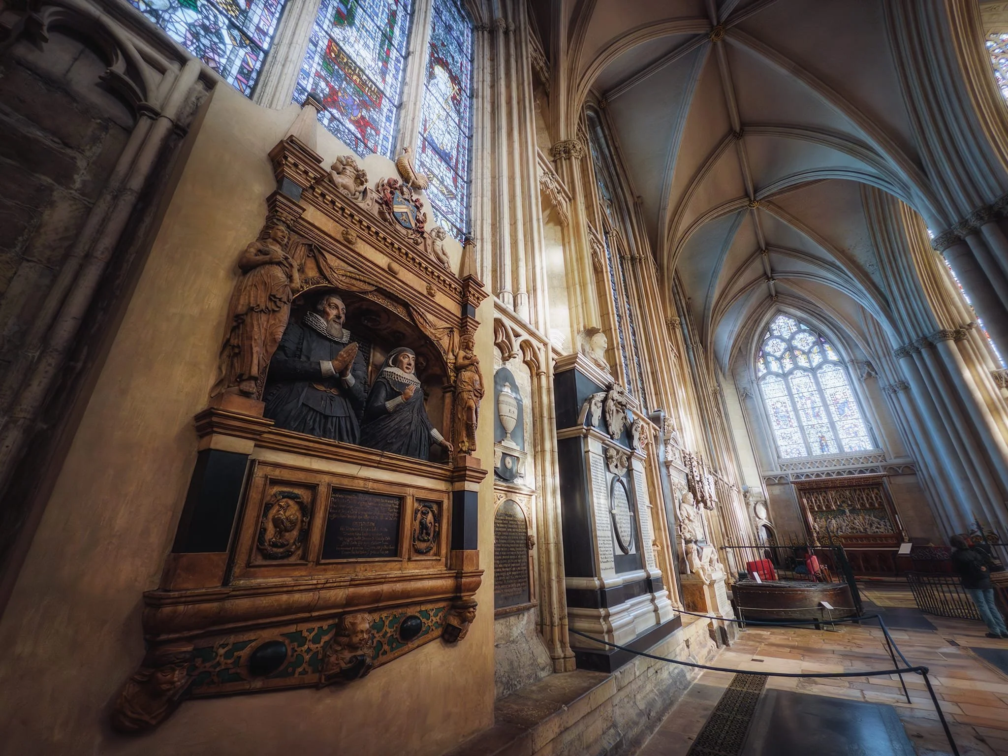 A wall monument to Sir William Ingram (c. 1560–1623) and his wife Catherine Edmonds (1567–1631).