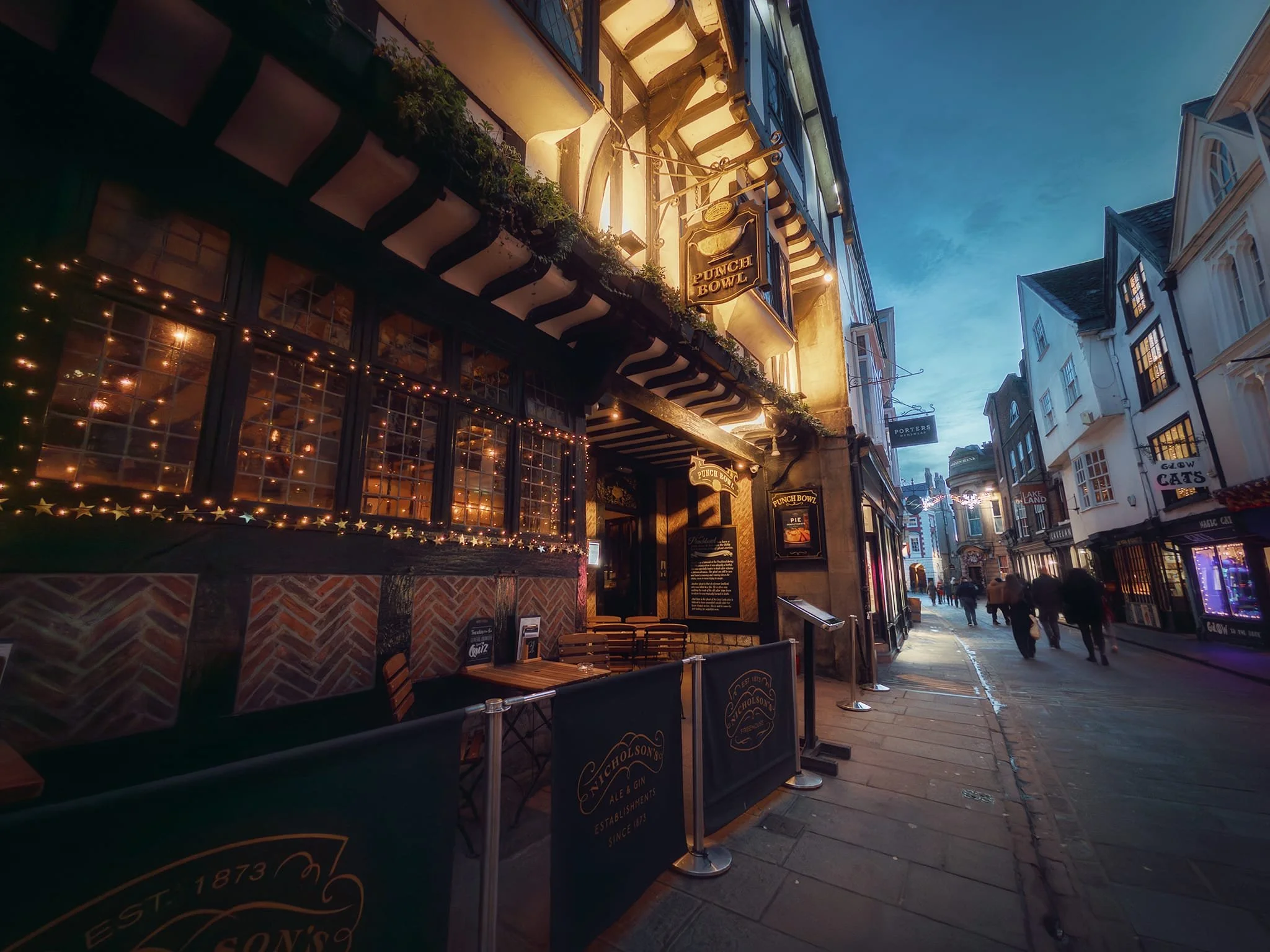 Further down Stonegate is the Punch Bowl , housed in a 17th-century building that’s previously been a coffeehouse, a coaching inn, a gentlemen’s club, and a Masonic lodge.